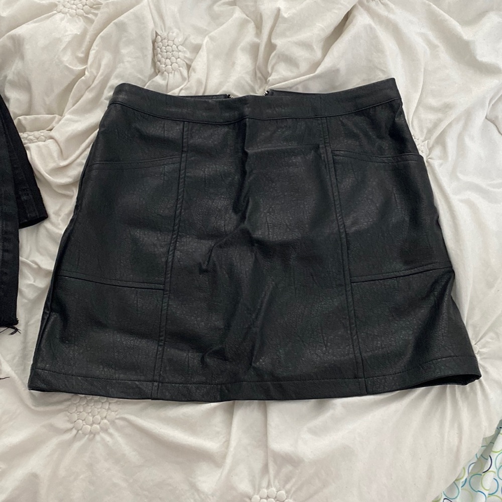 art class brand black leather skirt